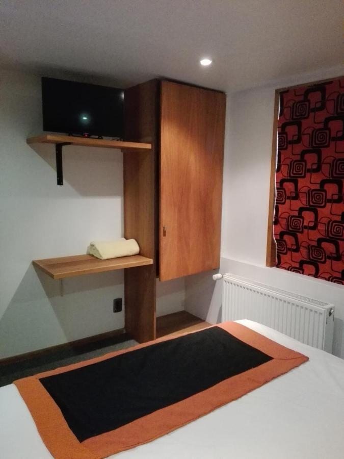 Almer Hostal Пунта Аренас Екстериор снимка