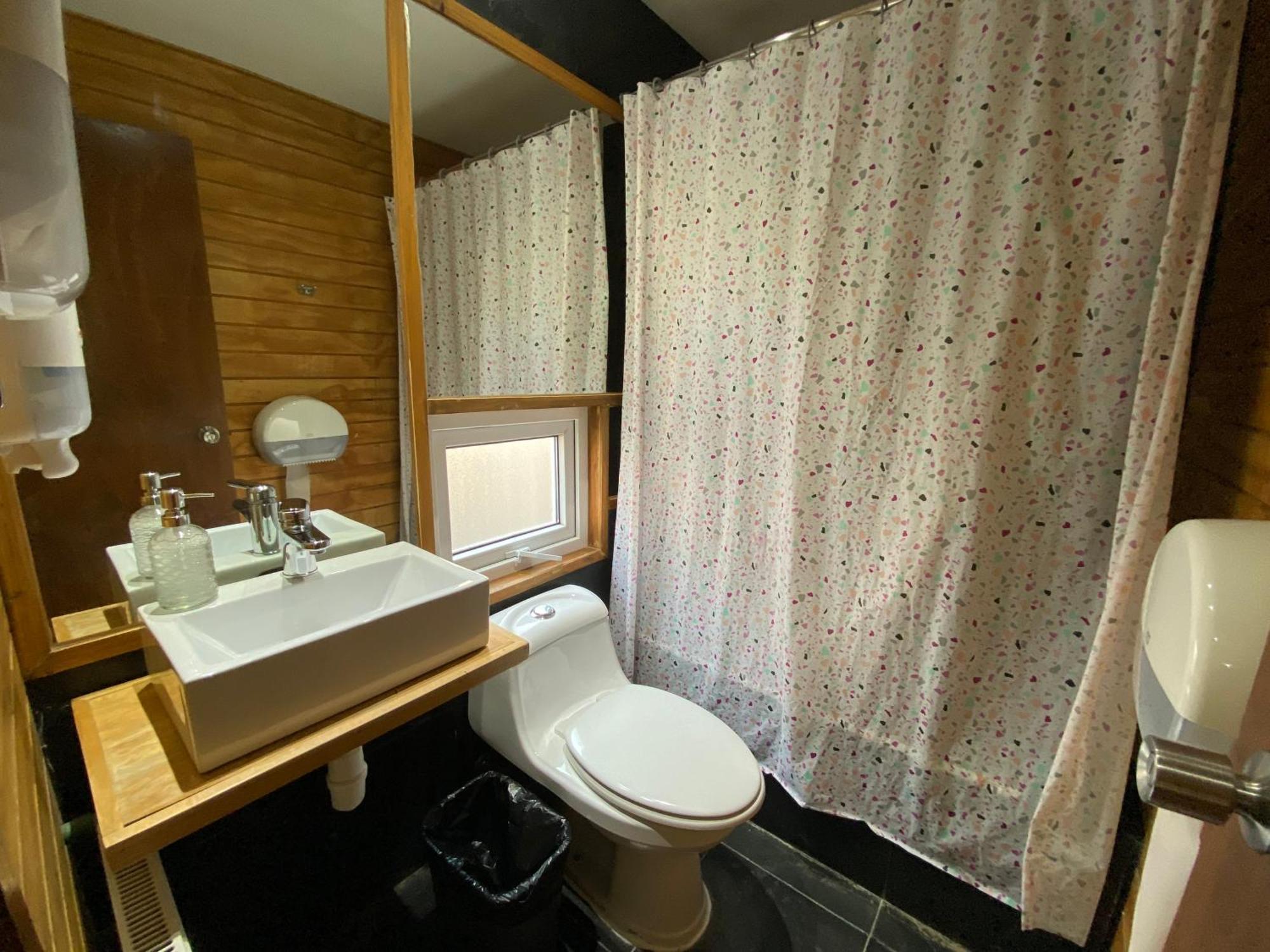 Almer Hostal Пунта Аренас Екстериор снимка